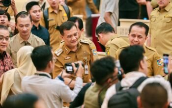 Belasan Juta Ton Padi Jadi Taruhan, Ahmad Luthfi Jaga Sawah Jateng