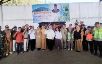 Suara Petani Kentang Belik Tembus Pusat, Camat Slamet Edy Kawal Langsung Dialog di Pasar Sayur