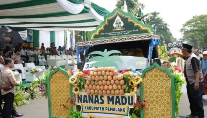 Kafilah Pemalang Tampilkan Nanas Madu dan Budaya di Pawai Ta’aruf MTQ Nasional XXXI Semarang