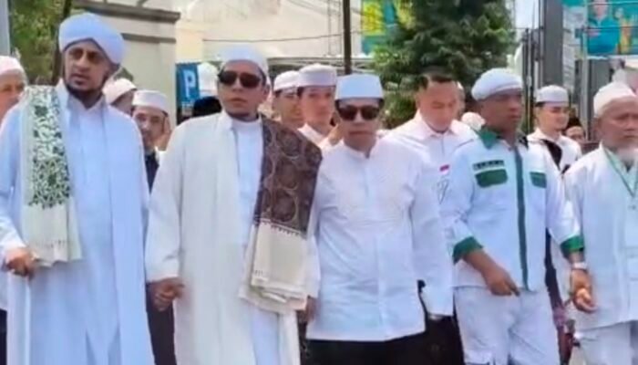 Hadiri Maulid Akbar di Pekalongan, Rizal Bawazier: Semoga Allah Senantiasa Memberi Kesehatan Kepada Habib Idrus