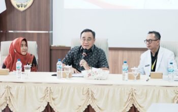 Peringatan Tegas Plt. Nurkholes ke RSUD dr M Ashari: Senyum Petugas dan Fasilitas Harus Senada