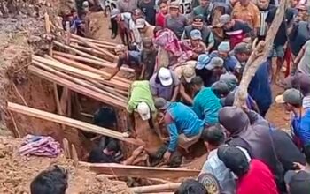 Detik-Detik Tebing Galian Fondasi Rumah di Desa Tlagasana Ambrol, 2 Nyawa Melayang