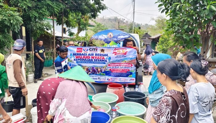 HUT ke-3 CMI Group, Kolaborasi Bareng GWI dan 234 SC Guyur Air Bersih di Desa Longkeyang