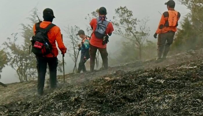 Di Balik Padamnya Api Sumbing: Perjuangan Tangan Kosong dan Jeritan Warga yang Tak Bisa Ditunda